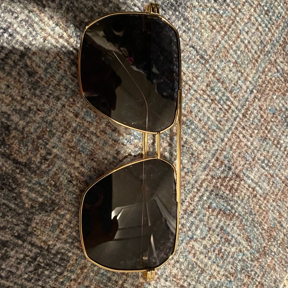 2 pairs of sunglasses